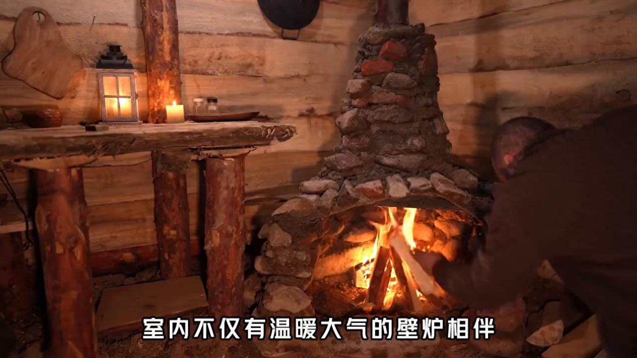 男人花费两年半时间，在野外搭建出最美木屋别墅