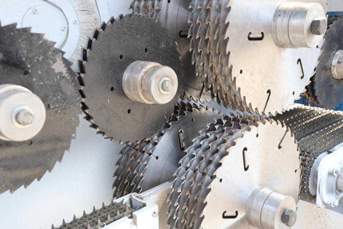 加工木材时应当如何正确挑选多片锯