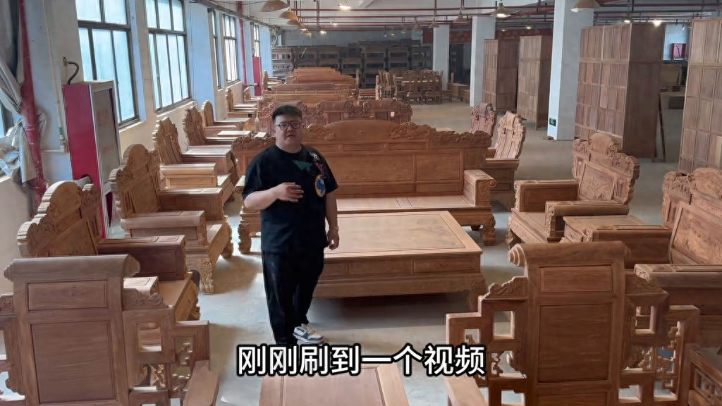这两天刷到一个视频说大果紫檀七件套卖3万多都是泰国料、假货