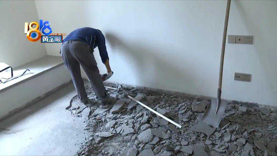 新房地板很刺鼻，闻着恶心想呕吐