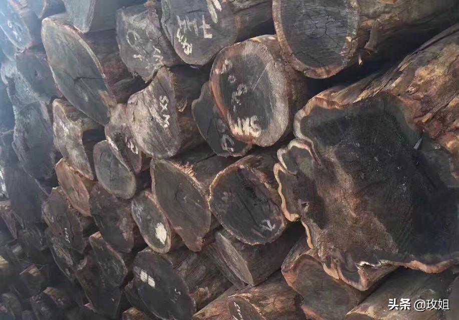 名贵红木之一的～东非黑黄檀