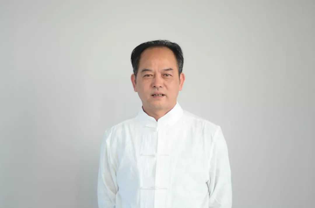 母树大红袍守护人：茅草屋里，煤油灯下，一生一事一杯茶