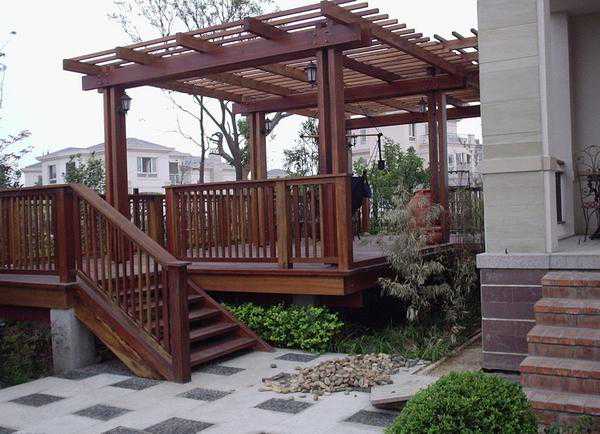 防腐木花架的保养应从这些地方着手