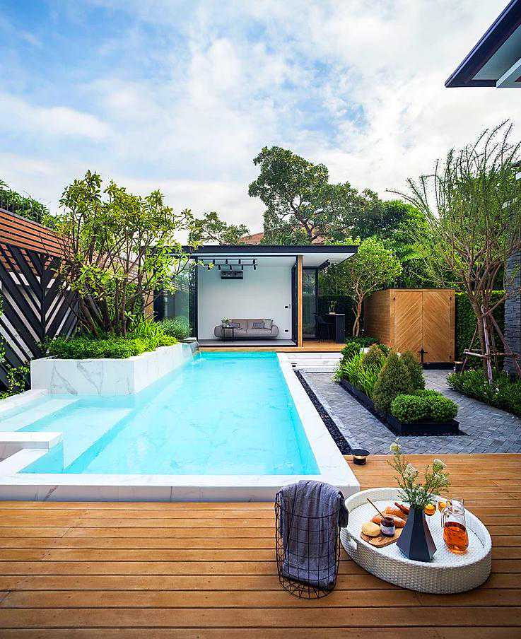 庭院怎能不用防腐木，用4个小面积花园让你看防腐木做花园多好看