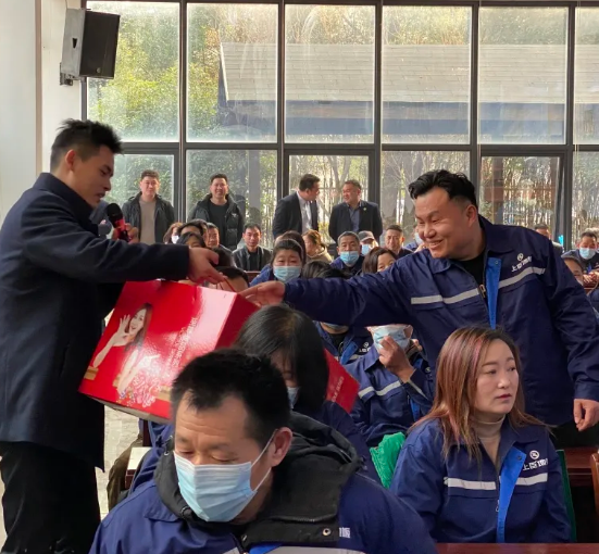 新跨越 | 上臣家居2021年度总结暨员工表彰大会圆满落幕