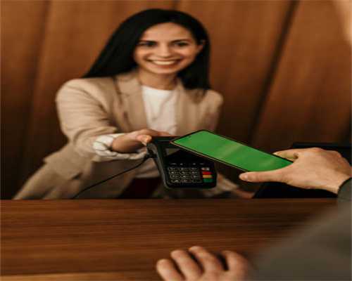 “木头姐”的坠落与反击： 高利率背景下的高科技股价值重估