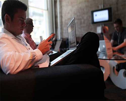 为什么中国电线杆是水泥，而美国却满大街木头杆，是为了环保吗？