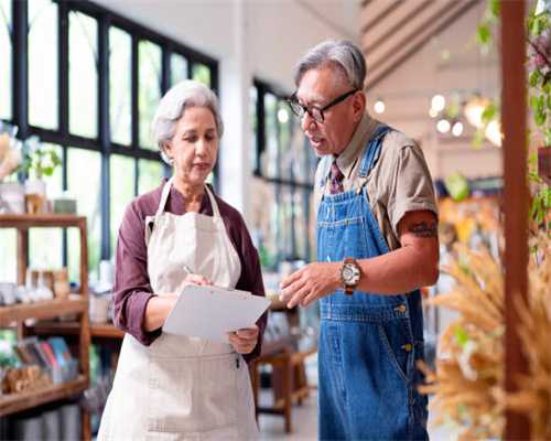 屈老师小班民间游戏教案《木头人》