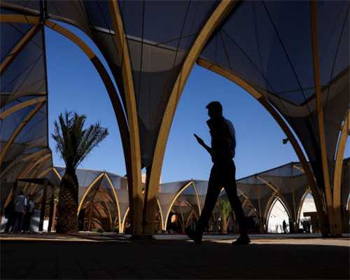 风起海岱|“木匠作坊”装上智能化生产线，28分钟生产一套家具